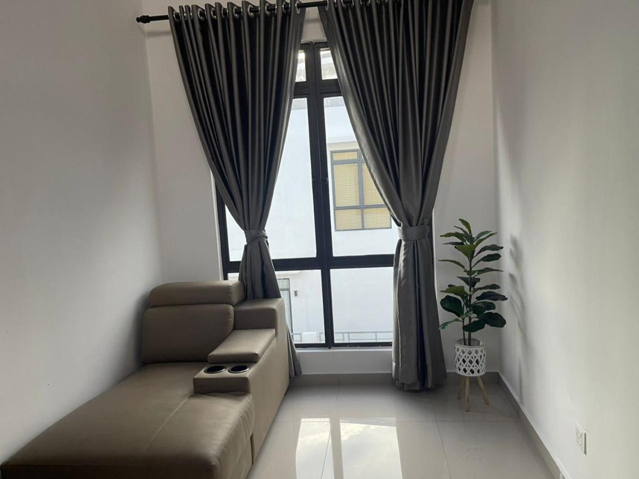 Homestay Idamanku Shah Alam Kültér fotó